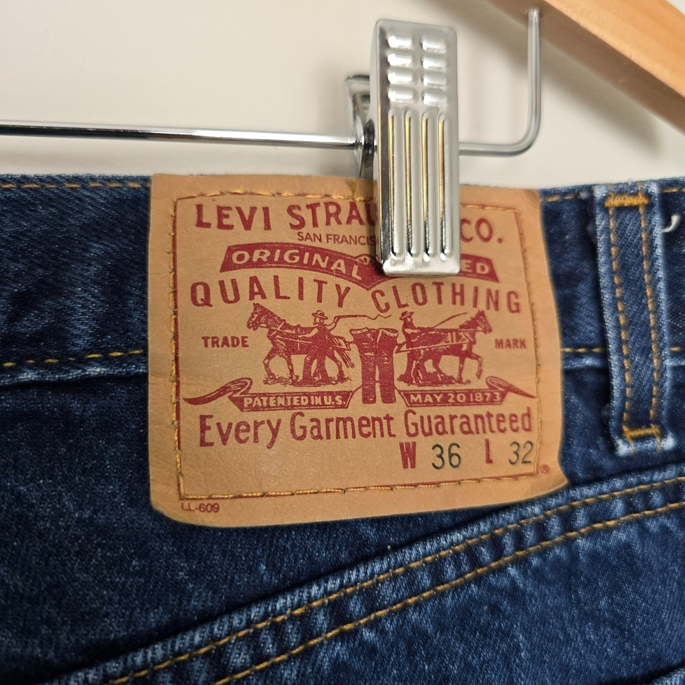 Vtg 2002 Levis Mens Straight Leg Denim Jeans Sz 36x32 Blue Heritage Classic Y2K - Picture 5 of 9